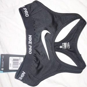 Black nike shorts bra